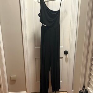 Chic Black One-Shoulder Jumpsuit
